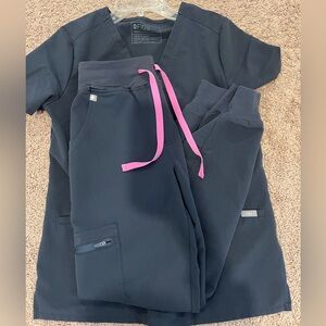 Figs Casma top (S) and high waisted Zamora jogger (xs) set